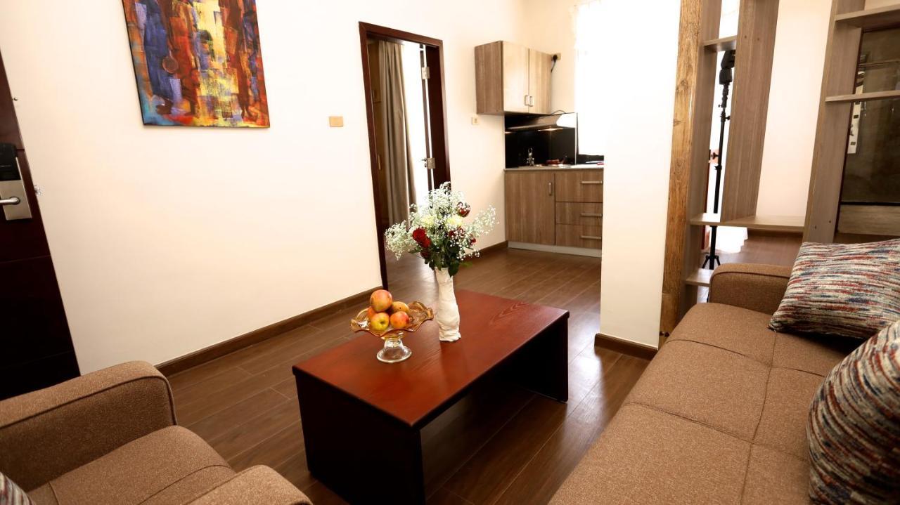 Black Horse Hotel Apartment Addis Ababa Exterior foto