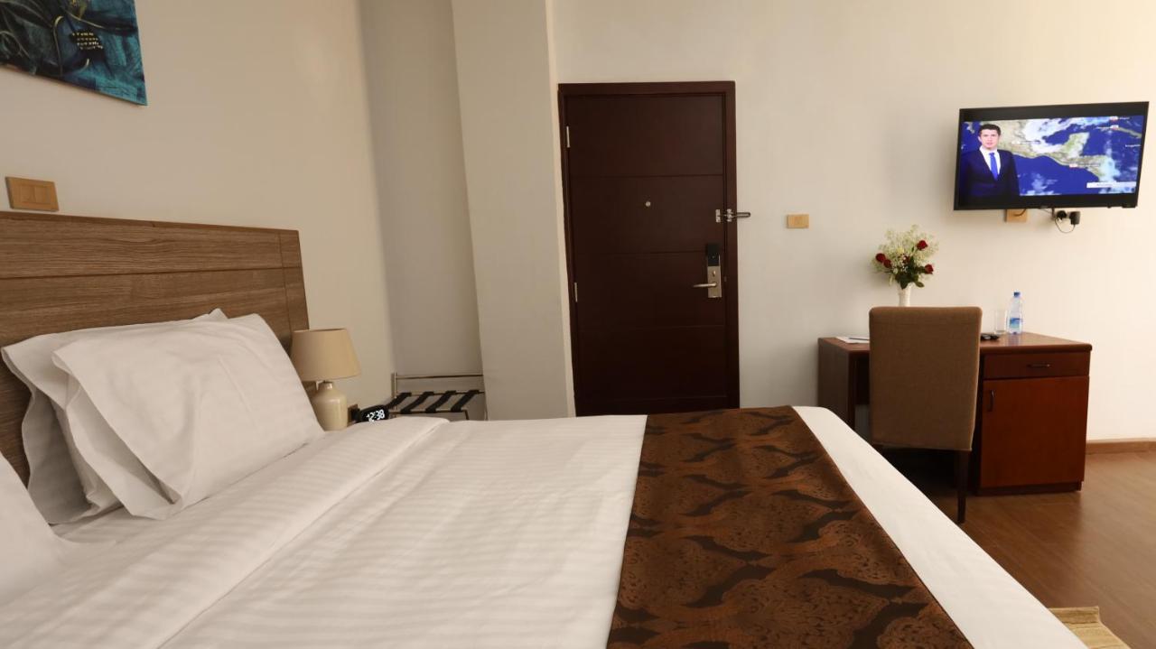 Black Horse Hotel Apartment Addis Ababa Exterior foto